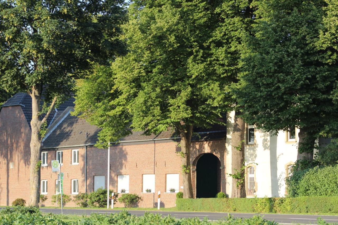 Gaestezimmer Bergerhof - Ankommen Und Wohlfuehlen Neuss Exterior foto