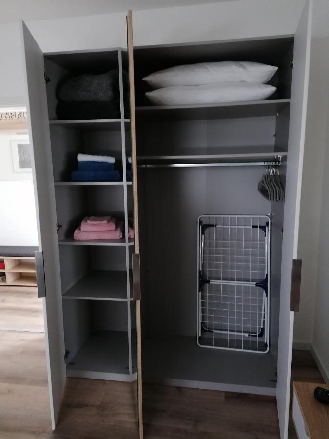 Gaestezimmer Bergerhof - Ankommen Und Wohlfuehlen Neuss Exterior foto