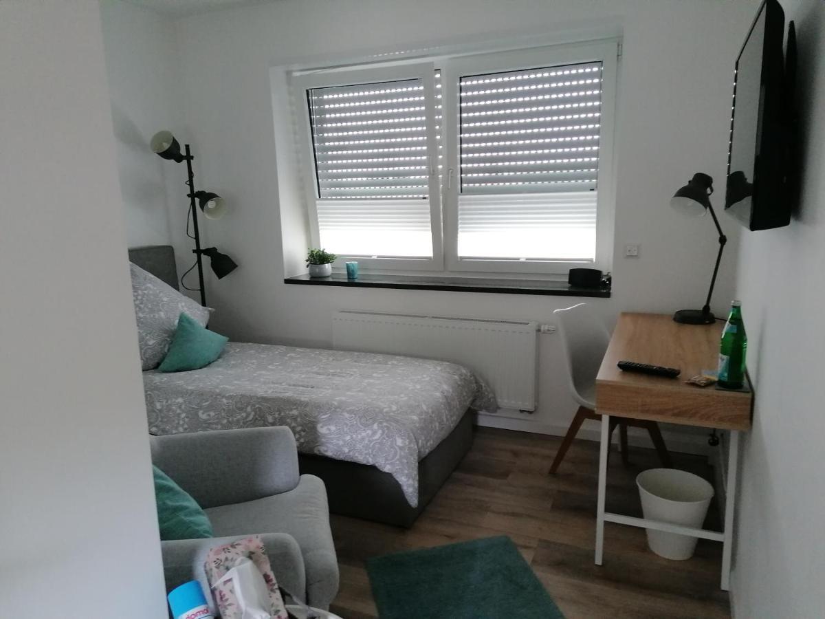 Gaestezimmer Bergerhof - Ankommen Und Wohlfuehlen Neuss Exterior foto